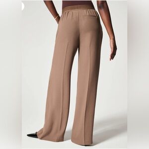 SPANX Carefree Crepe Pleated Trouser